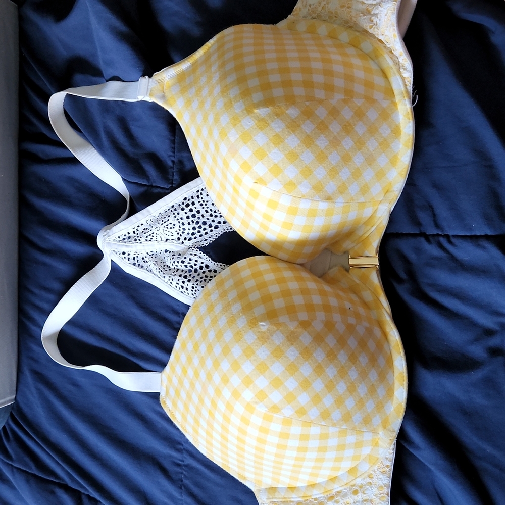 Cacique 44D racerback front closing bra